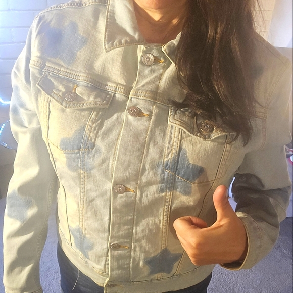 LuLaRoe Harvey  Denim Jean Crop Jacket - Blue with Stars - Patriotic - Picture 2 of 10